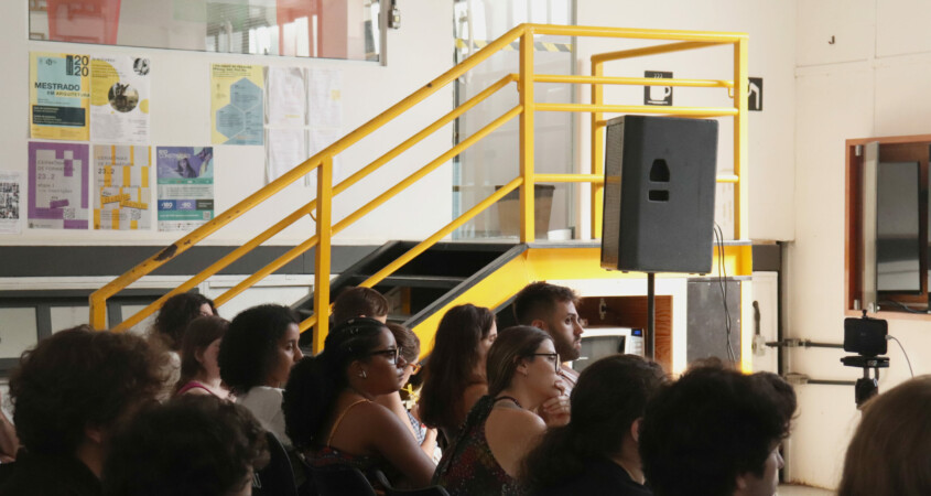 Exibição do filme “A conquista do oeste”